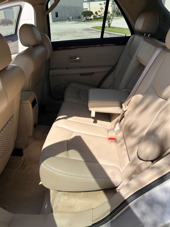 2007 Cadillac SRX Image 10