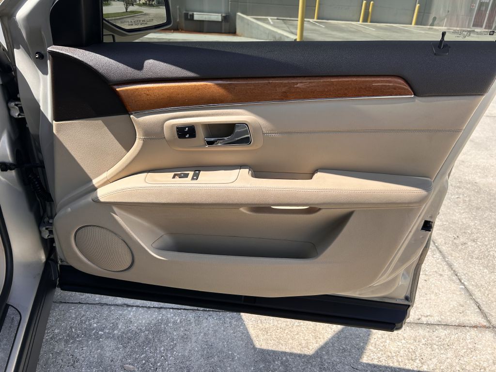 2007 Cadillac SRX Image 17