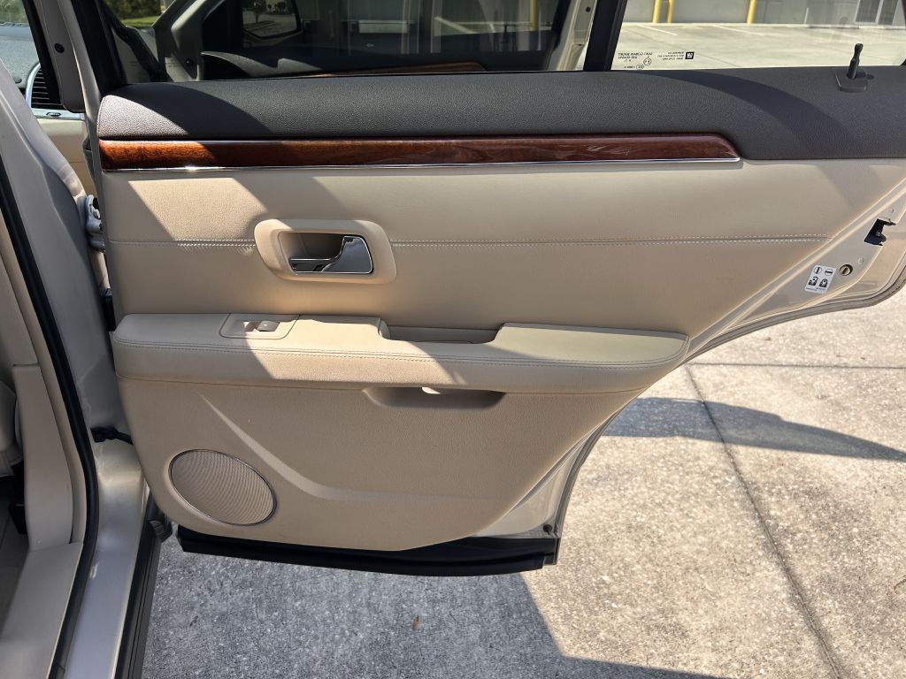 2007 Cadillac SRX Image 18