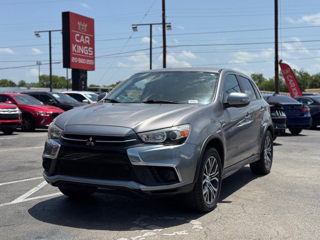 2018 Mitsubishi Outlander Image 2