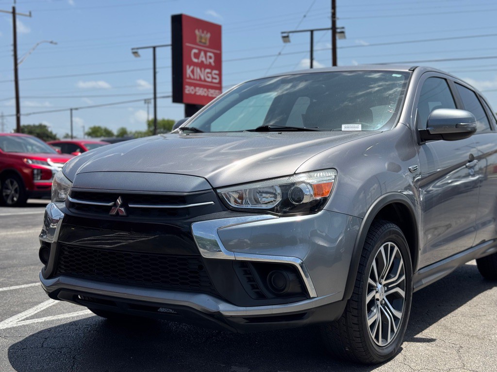 2018 Mitsubishi Outlander Image 3