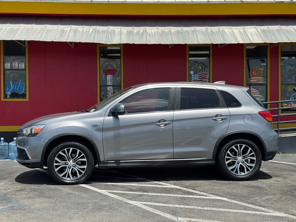 2018 Mitsubishi Outlander Image 4