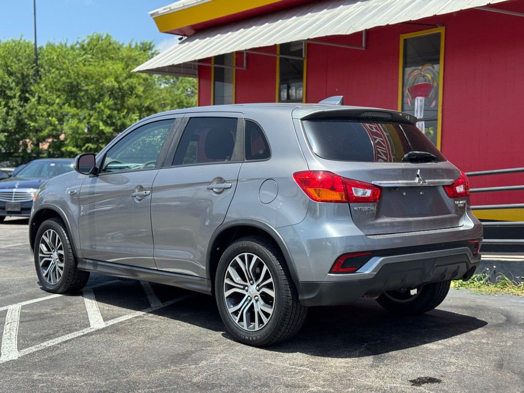 2018 Mitsubishi Outlander Image 5