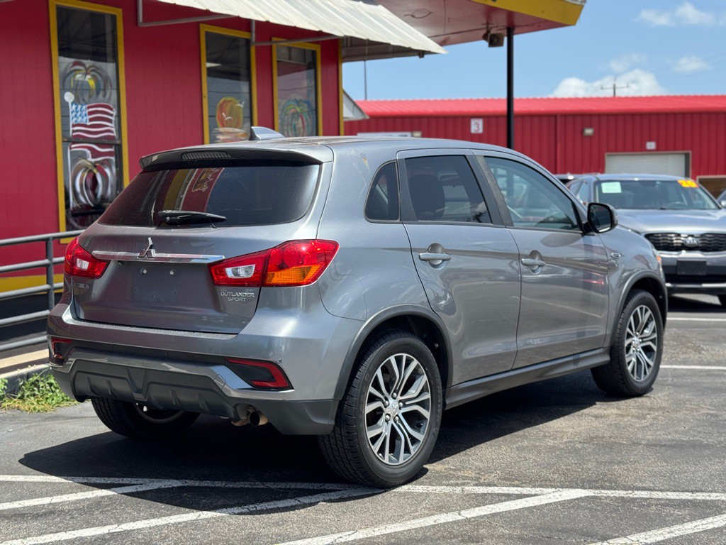 2018 Mitsubishi Outlander Image 7