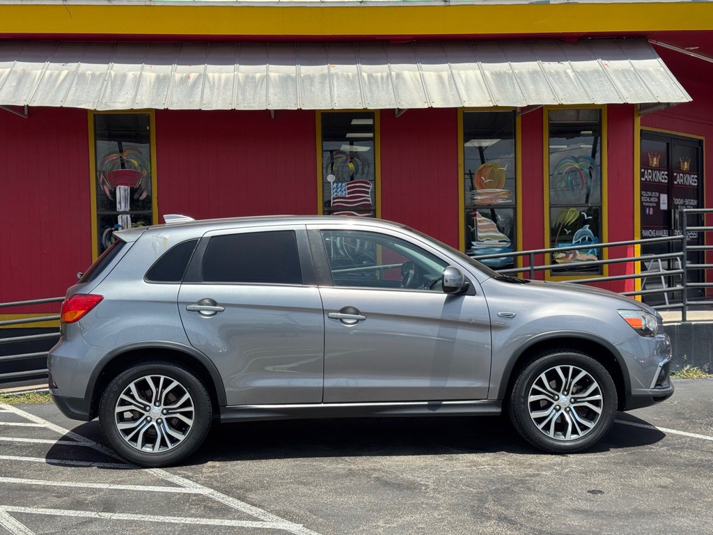 2018 Mitsubishi Outlander Image 8
