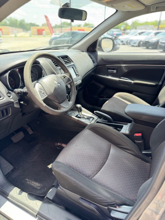 2018 Mitsubishi Outlander Image 11