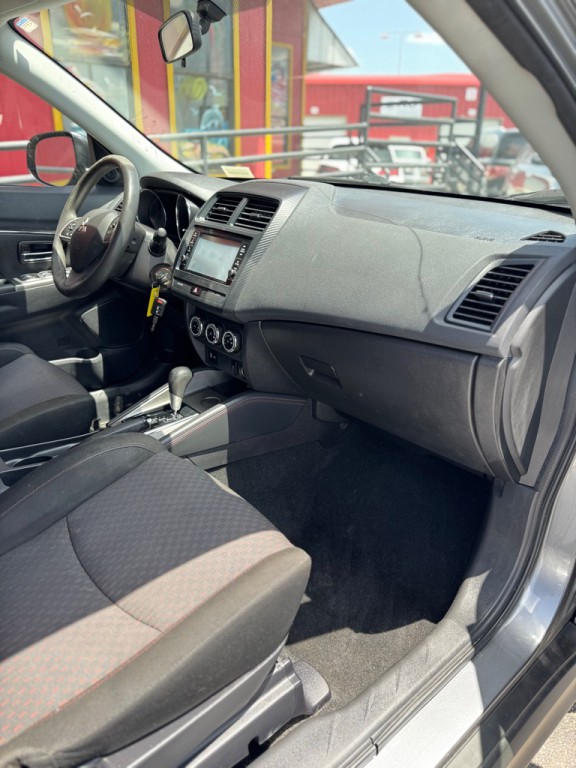 2018 Mitsubishi Outlander Image 13