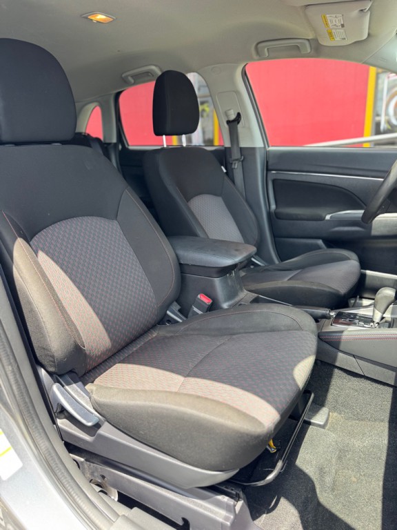 2018 Mitsubishi Outlander Image 15