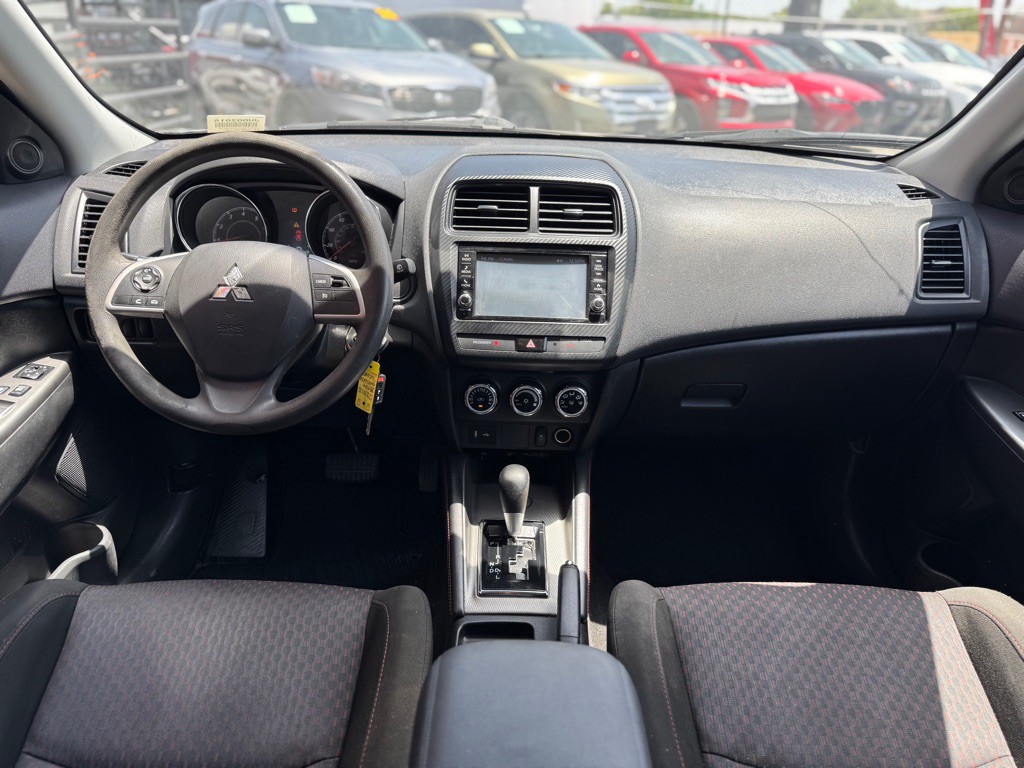 2018 Mitsubishi Outlander Image 18