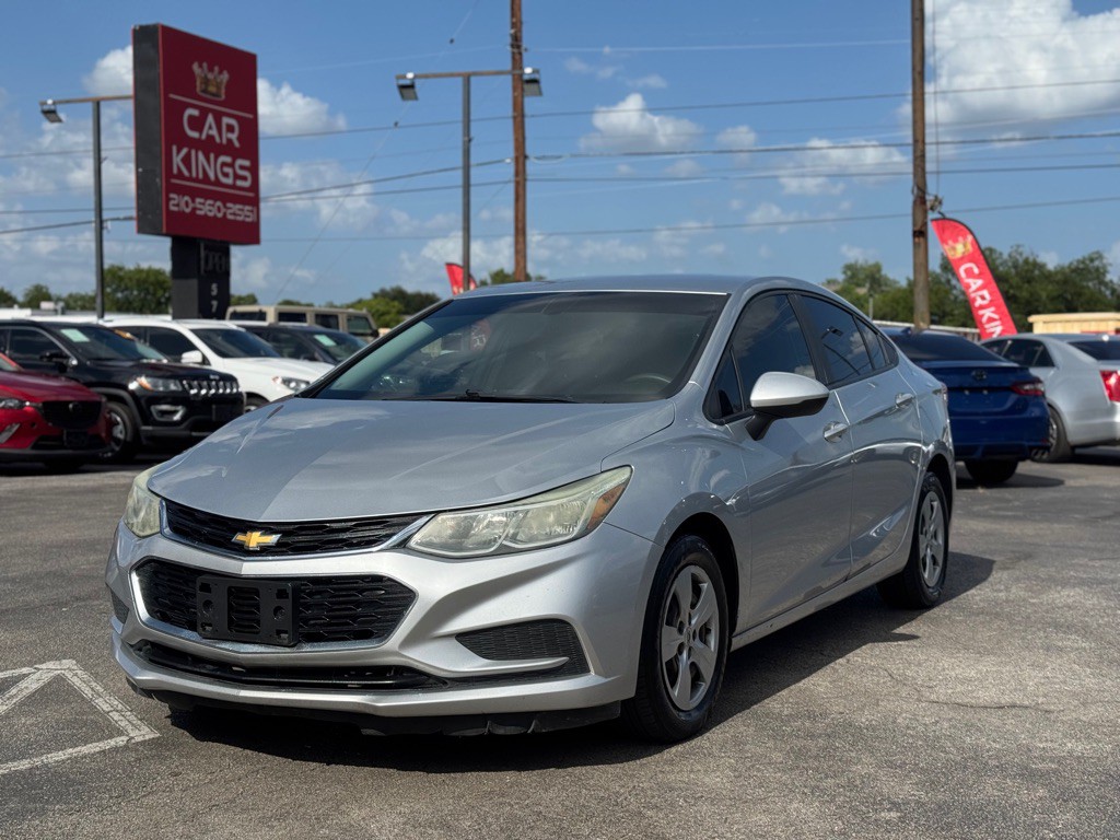 2018 Chevrolet Cruze Image 2
