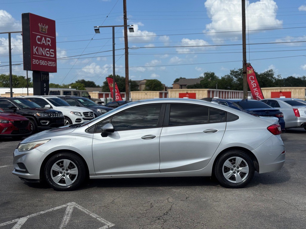 2018 Chevrolet Cruze Image 4