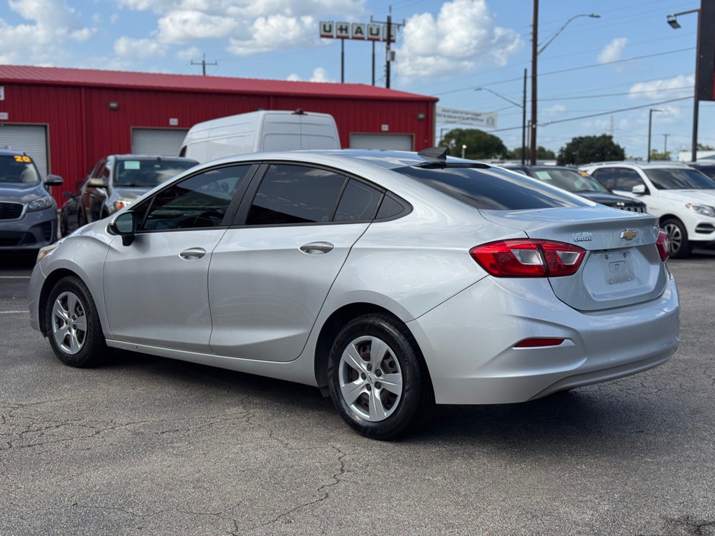 2018 Chevrolet Cruze Image 5