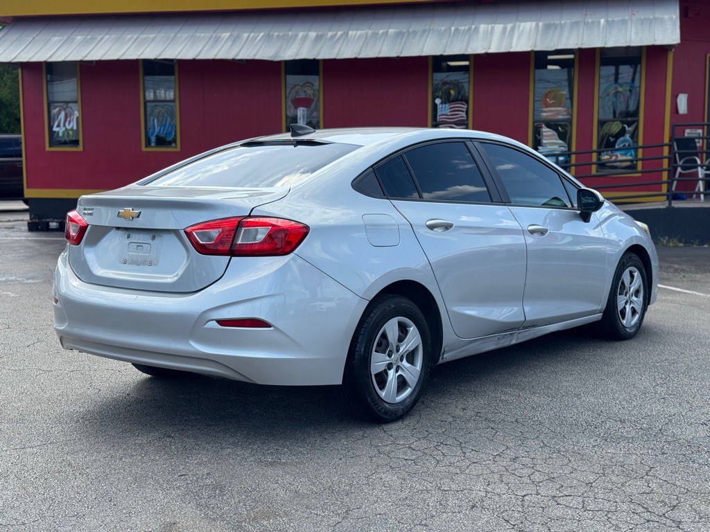 2018 Chevrolet Cruze Image 7