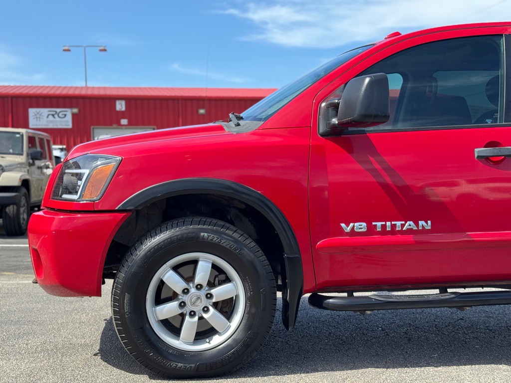 2010 Nissan Titan Image 4