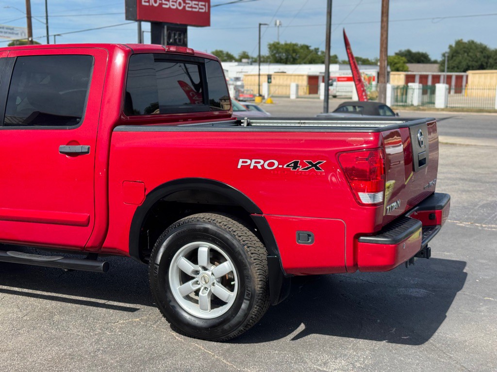 2010 Nissan Titan Image 6