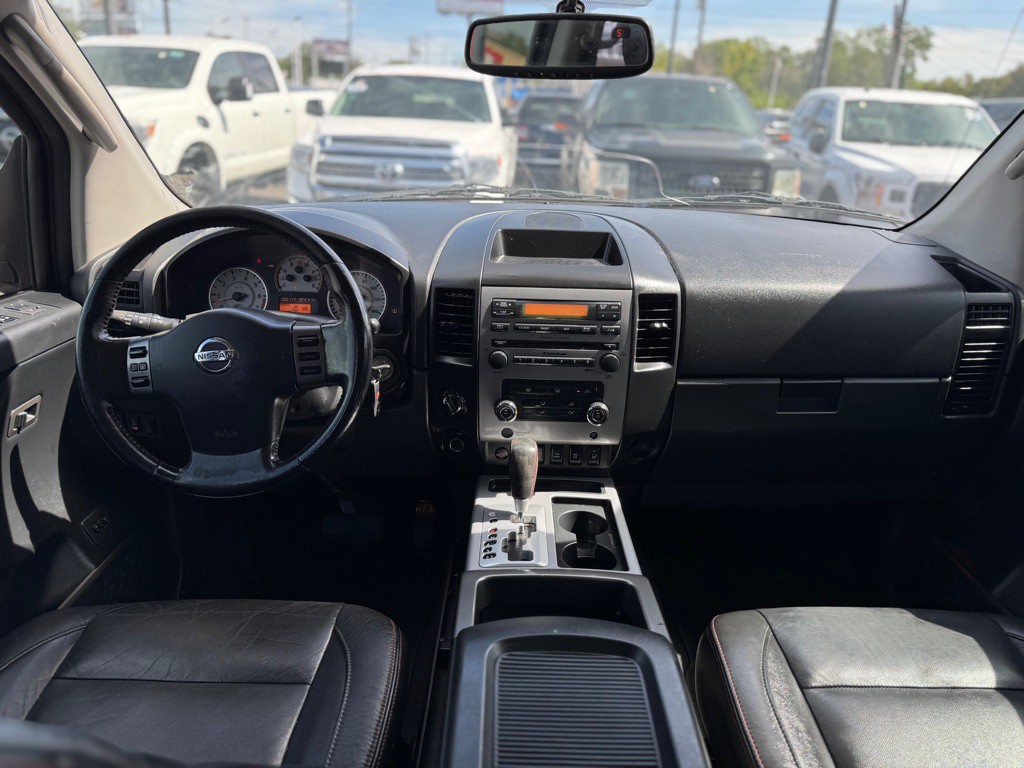 2010 Nissan Titan Image 22