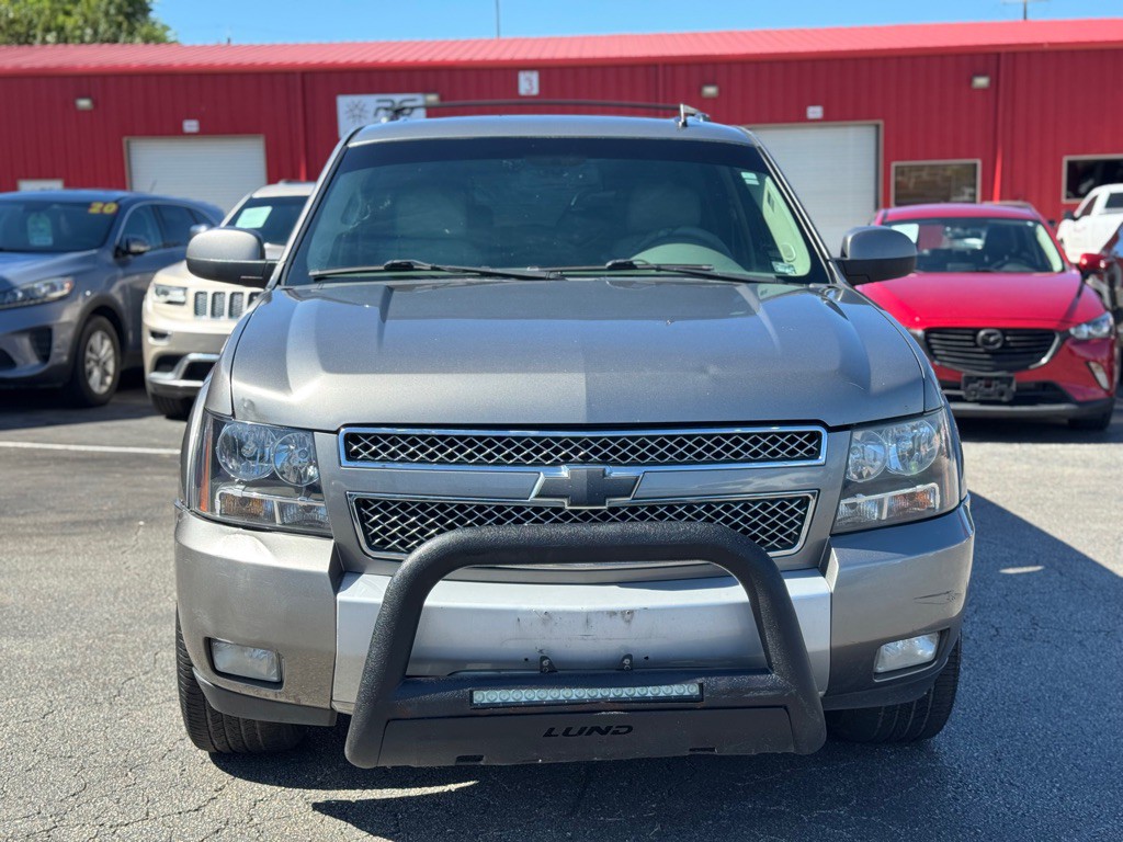2012 Chevrolet Suburban Image 10