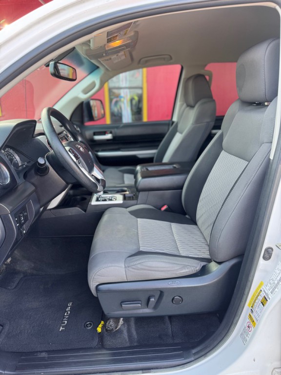 2017 Toyota Tundra Image 11