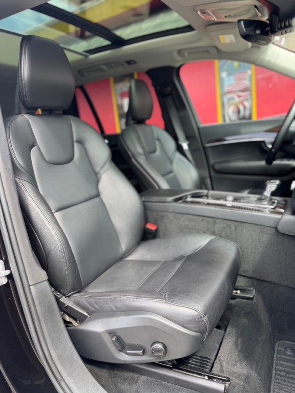 2019 Volvo XC90 Image 16