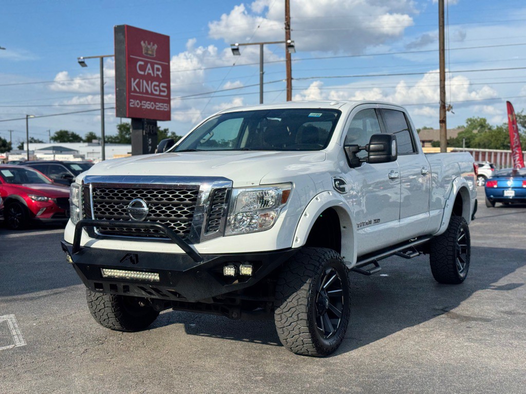 2017 Nissan Titan Image 2