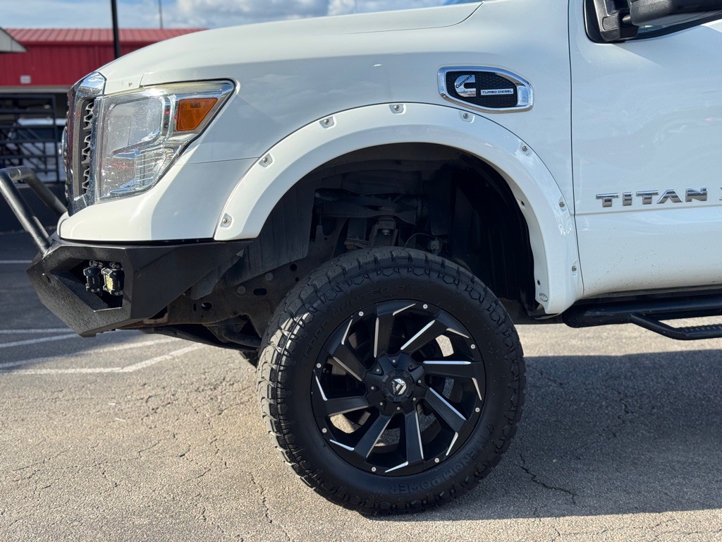 2017 Nissan Titan Image 4