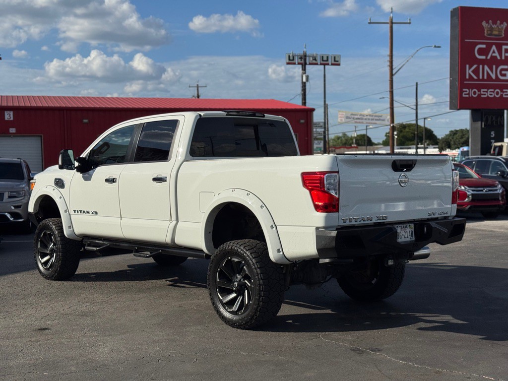2017 Nissan Titan Image 6