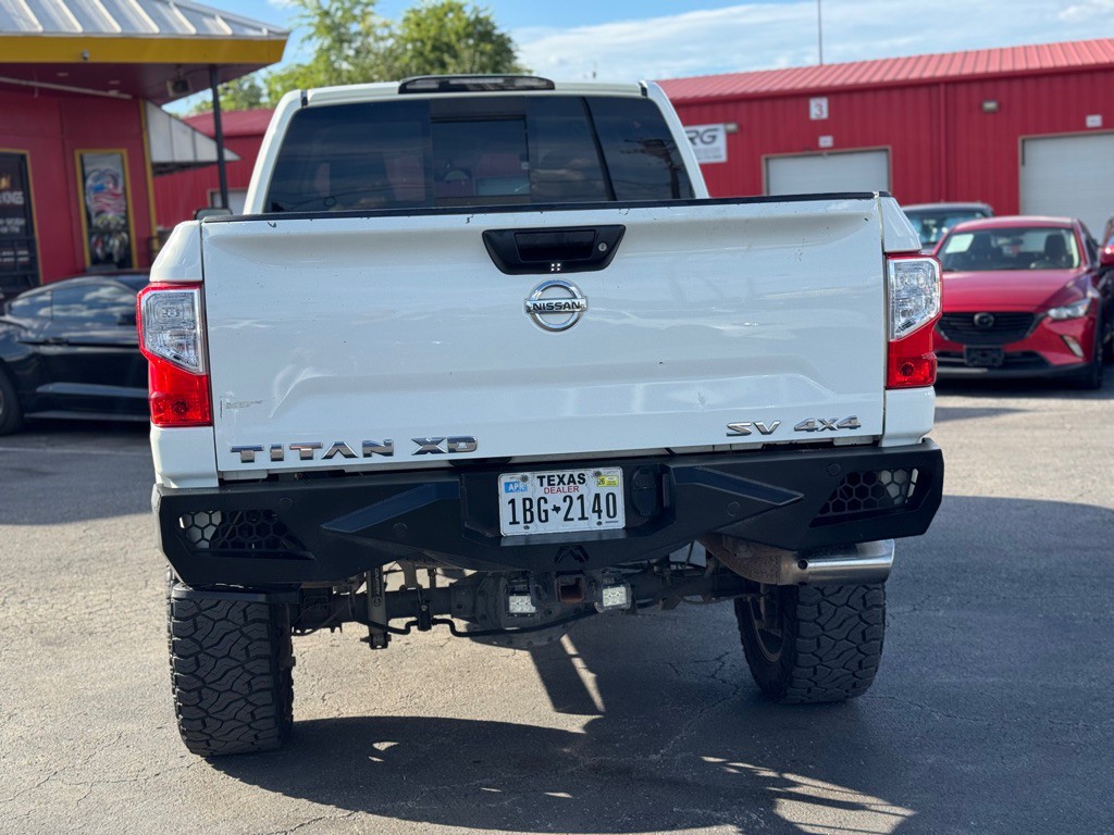 2017 Nissan Titan Image 7