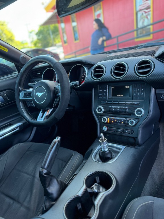 2018 Ford Mustang Image 17
