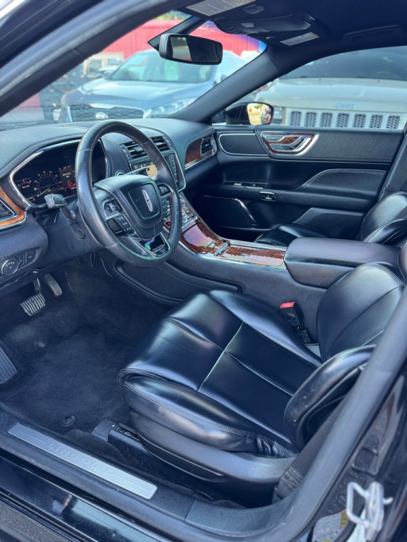 2017 Lincoln Continental Image 11