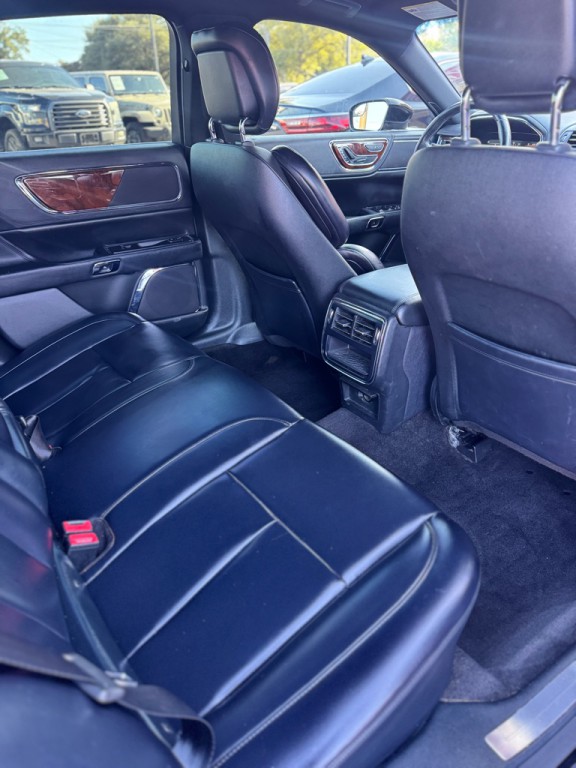 2017 Lincoln Continental Image 18