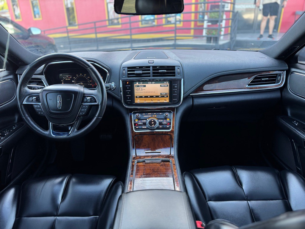 2017 Lincoln Continental Image 19