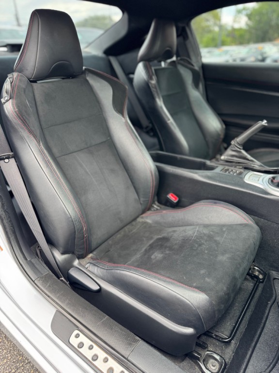 2016 Subaru BRZ Image 17