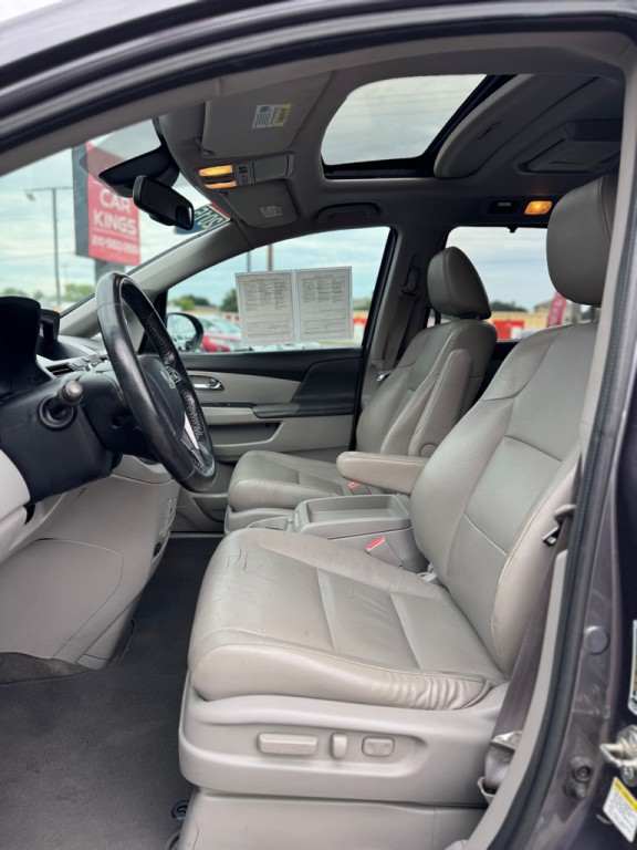 2015 Honda Odyssey Image 12