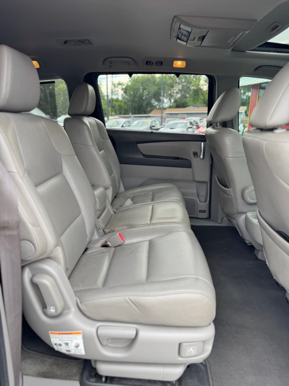 2015 Honda Odyssey Image 17