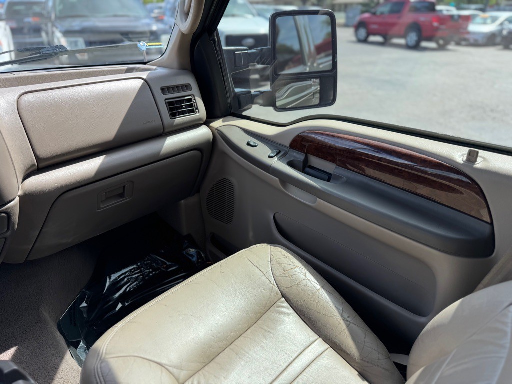 2001 Ford Excursion Image 23
