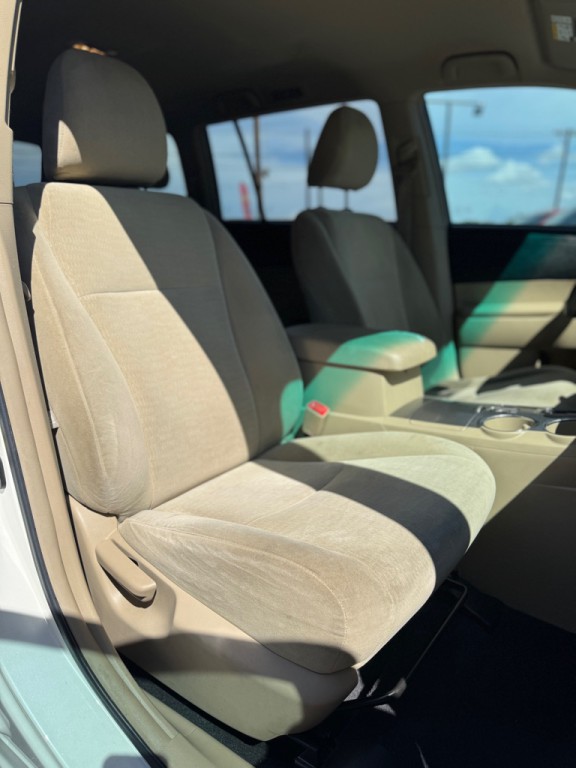 2012 Toyota Highlander Image 16