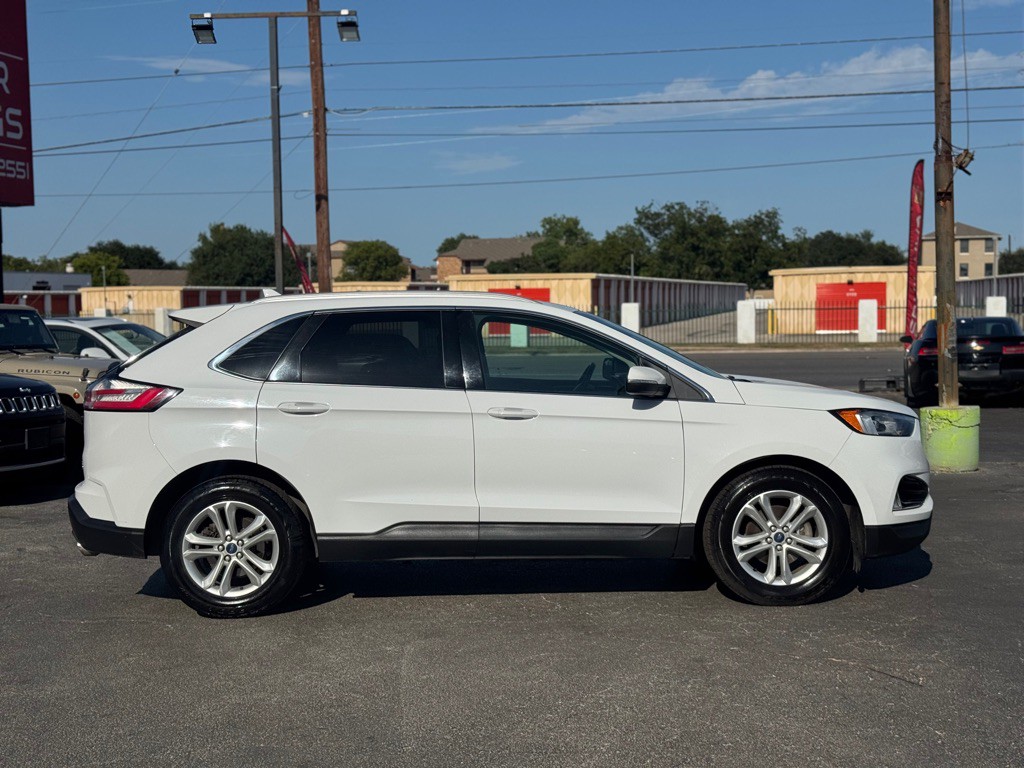 2020 Ford Edge Image 8