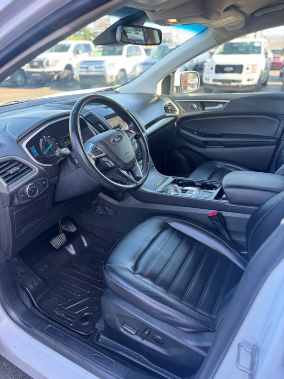 2020 Ford Edge Image 11