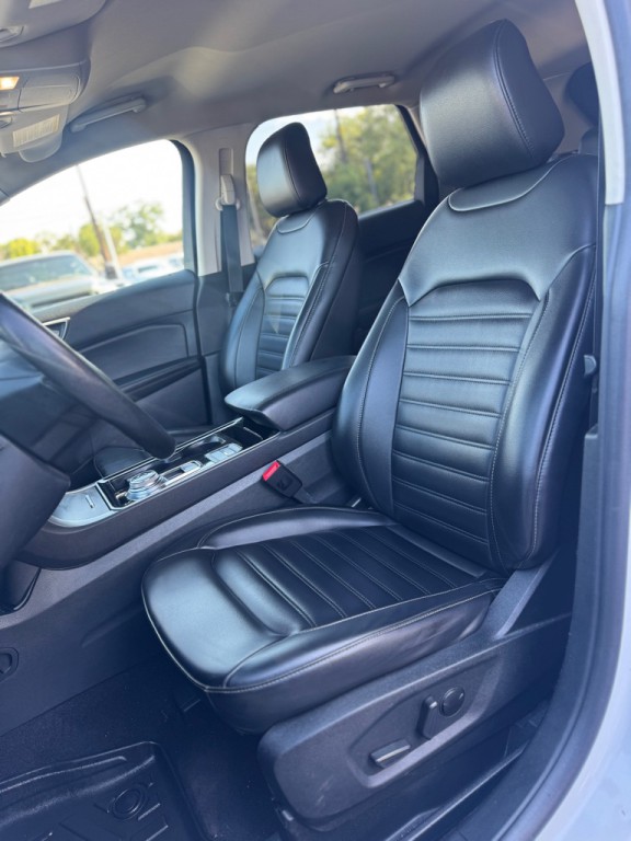 2020 Ford Edge Image 13