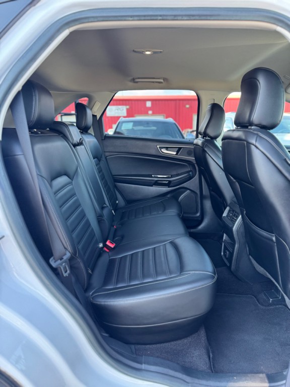 2020 Ford Edge Image 16