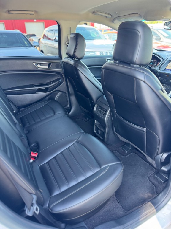 2020 Ford Edge Image 17