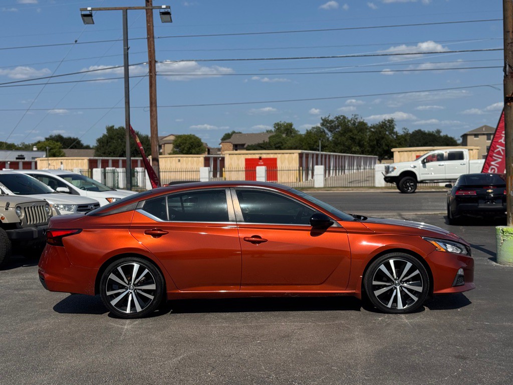 2020 Nissan Altima Image 8