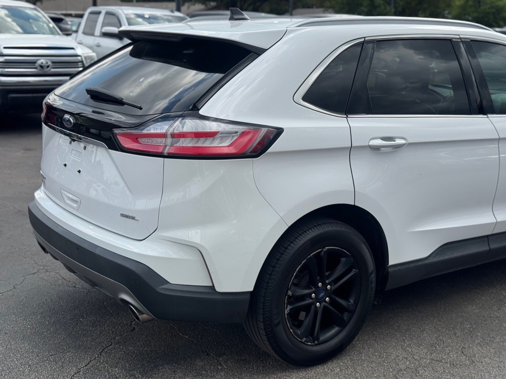 2020 Ford Edge Image 8
