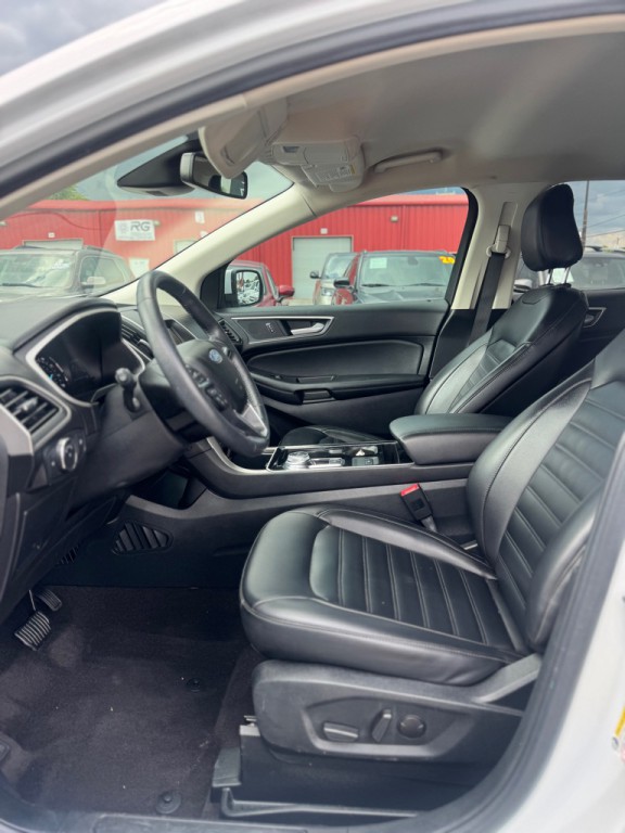 2020 Ford Edge Image 13