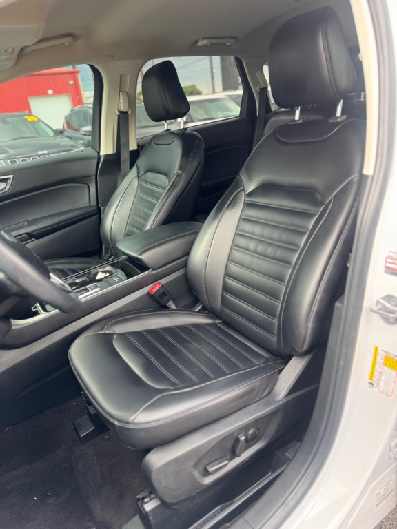 2020 Ford Edge Image 14