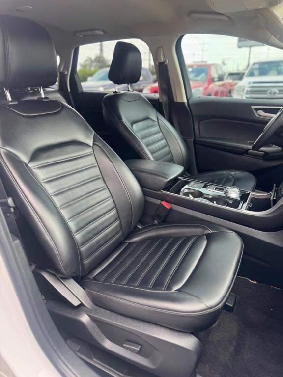 2020 Ford Edge Image 17