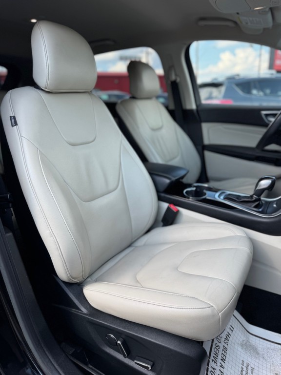 2018 Ford Edge Image 17