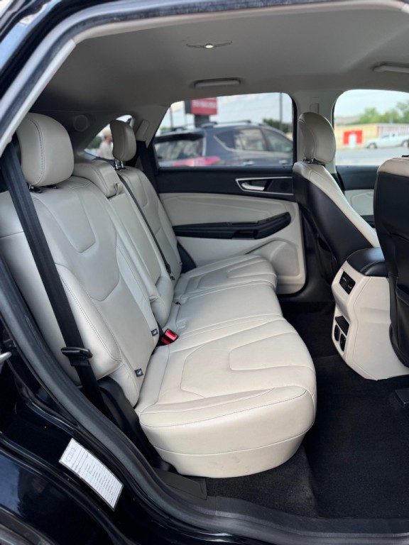 2018 Ford Edge Image 18