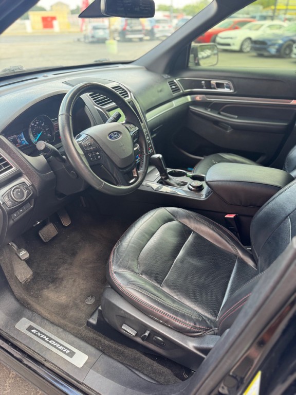 2018 Ford Explorer Image 13