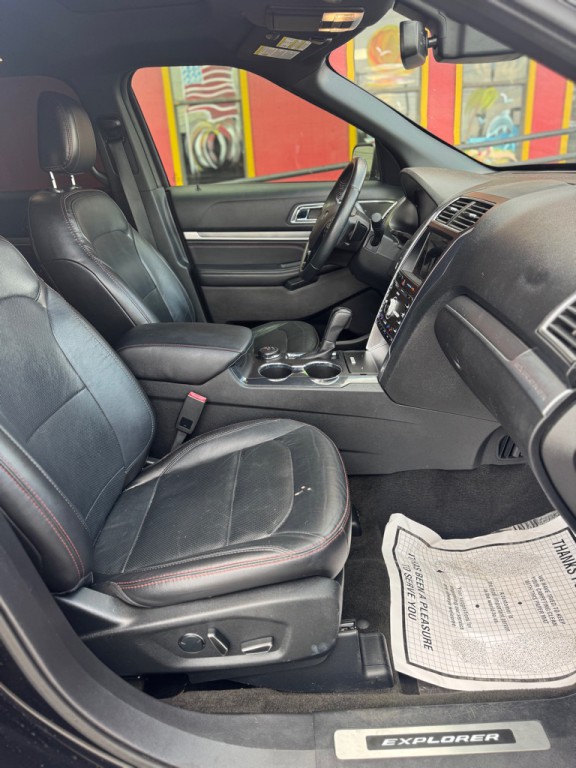 2018 Ford Explorer Image 17